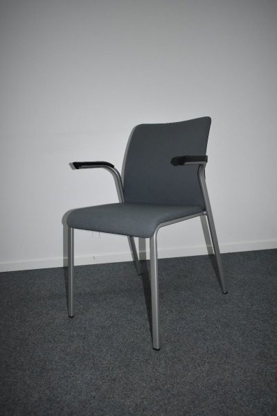 Besprechungsstuhl, Steelcase, Eastside, grau, schwarz, Vierfuß Stuhl, 6-fach stapelbar